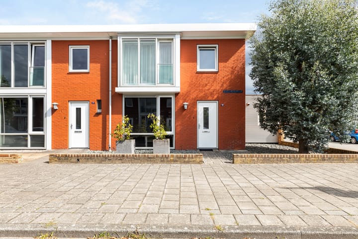 Sneeuwbesstraat 19 en Hengelo foto