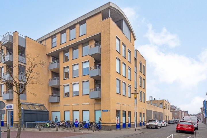 Sobriëtasplein 306 in Helmond foto