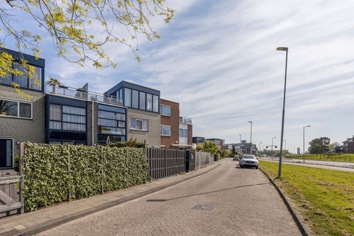 Solingstraat 27 in Rotterdam photo