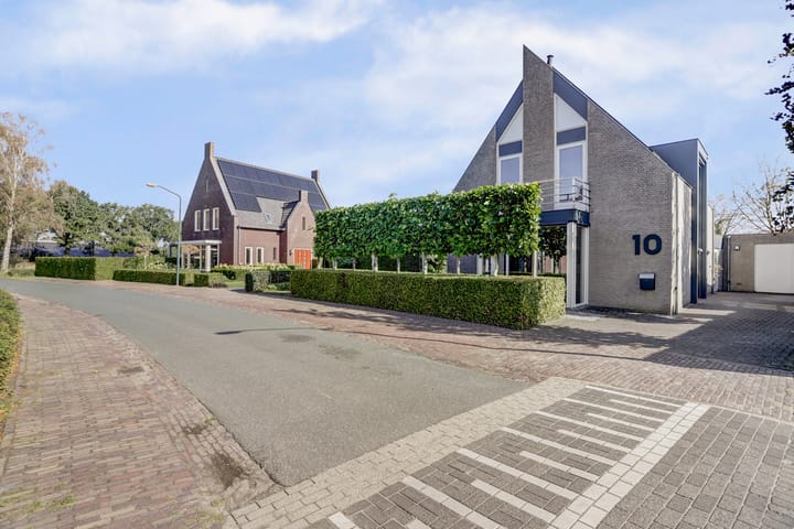 Spaaneindsestraat 10 in Esbeek