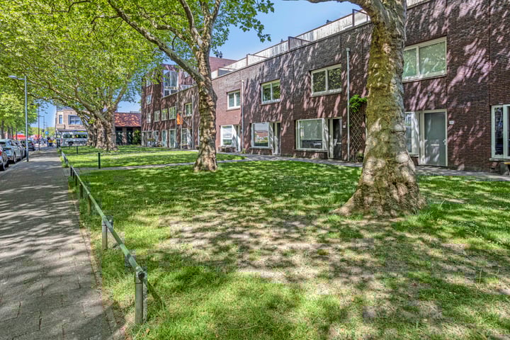 Speelhuislaan 136 en Breda foto