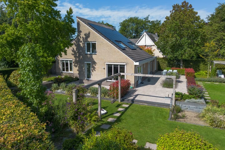 Sperwerlaan 2 en Almere foto