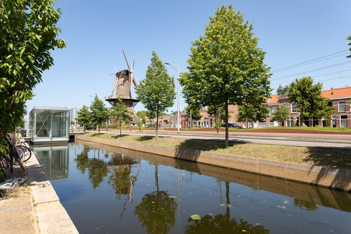 Spoorsingel 74 in Delft photo