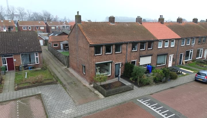 Photo of property Spoorstraat 43, Sluiskil