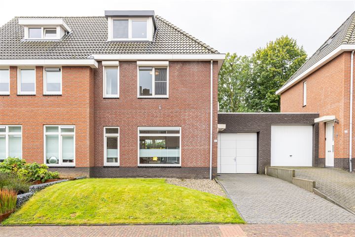 Spoorstraat 81 in Geleen photo