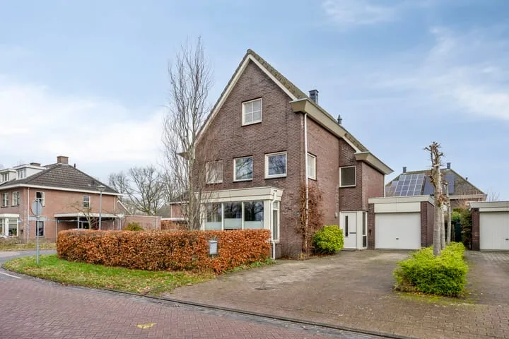 Spoorstraat 9 en Gieten
