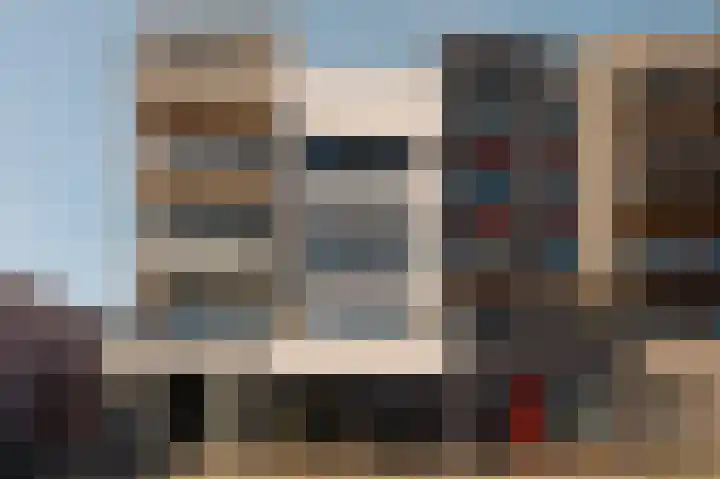 Srefidensiplein 74 in Amsterdam