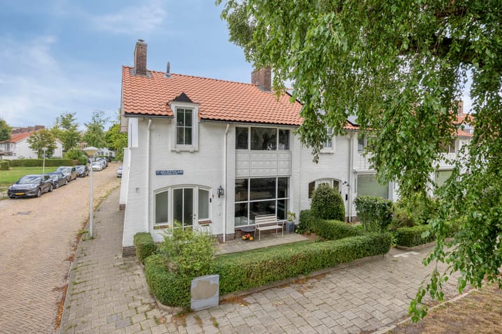 St Adelbertuslaan 1 in Eindhoven photo