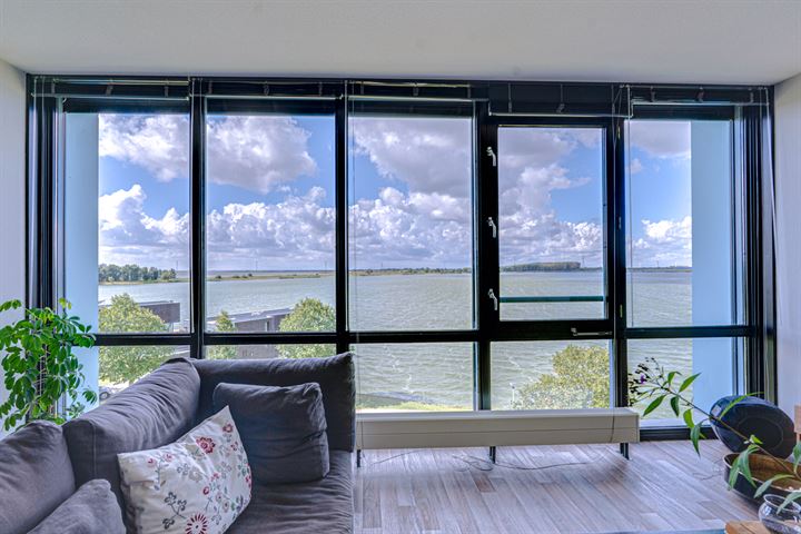 Statietjalk 24 en Bergen op Zoom foto