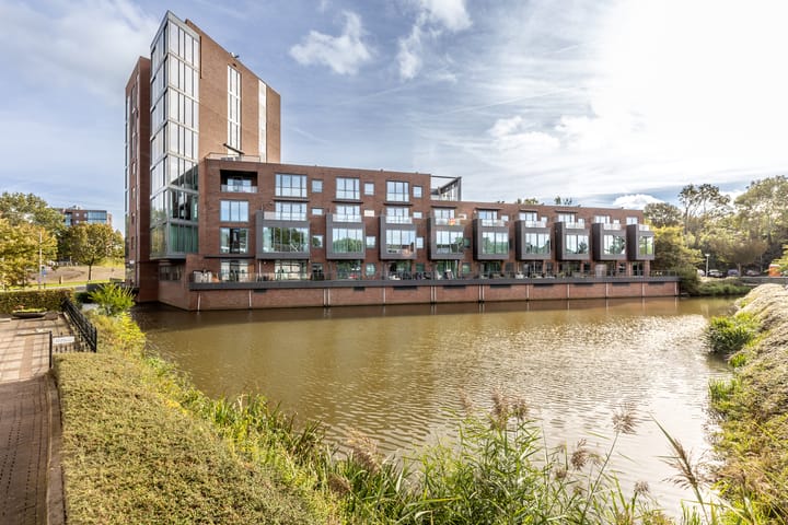 Stationsplein 26 in Nieuwerkerk aan den IJssel photo
