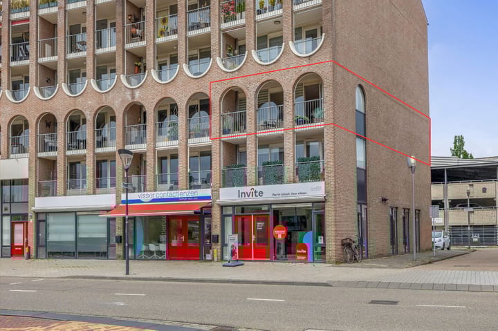 Stationsplein 27 in Helmond Foto