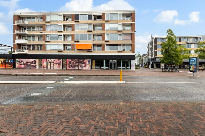 Stationsplein 30 en Hengelo foto