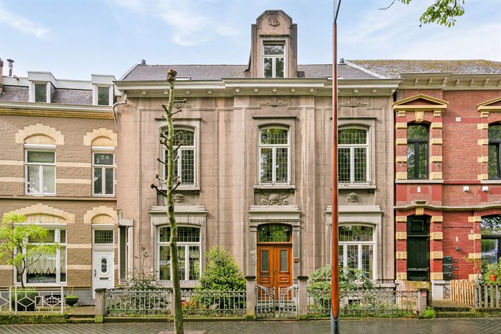 Stationsstraat 13 dans Valkenburg photo