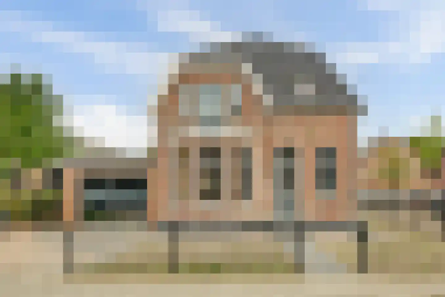 Stationsstraat 2 in Rhoon