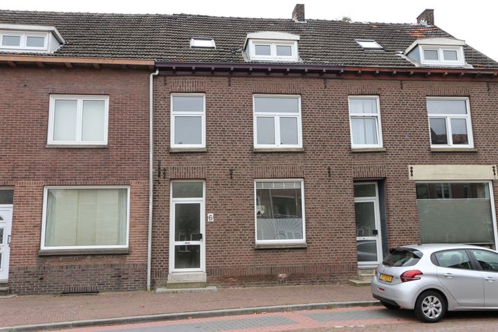 Stationsstraat 6 in Schinnen Foto