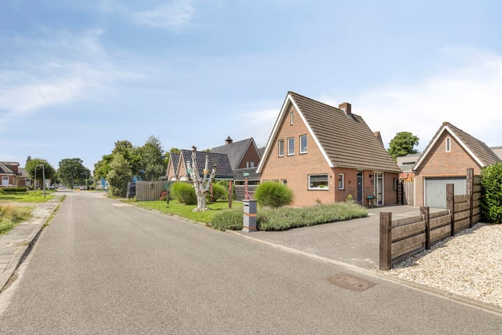 Stationsstraat 7 in Nieuw-Buinen foto