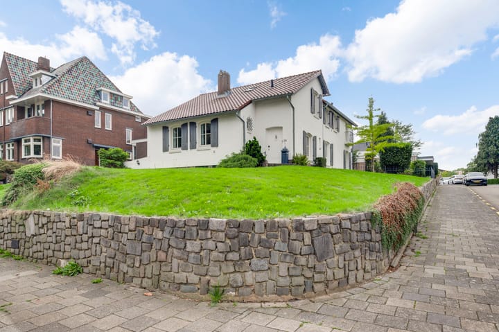 Stationstraat 28 en Beek foto