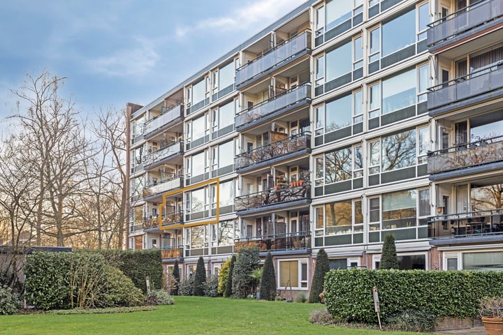 Stationsweg 92-306 en Ede foto