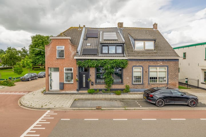 Steenweg 71 in Moerdijk photo