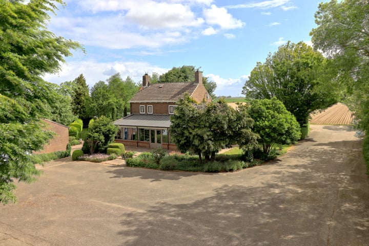 Steenwijkerdwarsweg 15 in Marknesse Foto