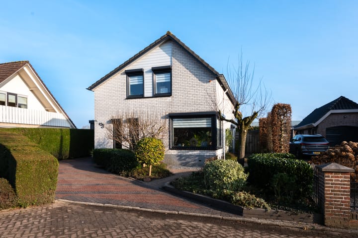 Photo of property Sterappel 3, Dodewaard