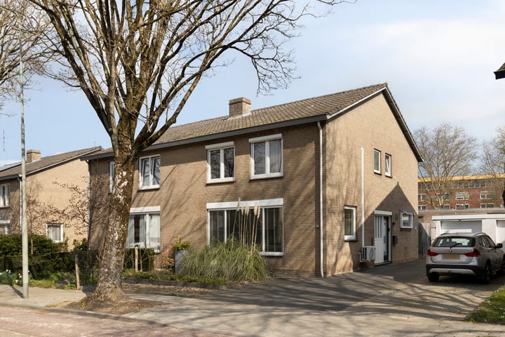 Stikkerstraat 19 dans Geleen photo