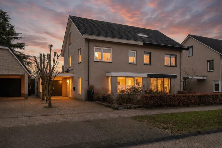 Stockholmstraat 100 in Hengelo photo