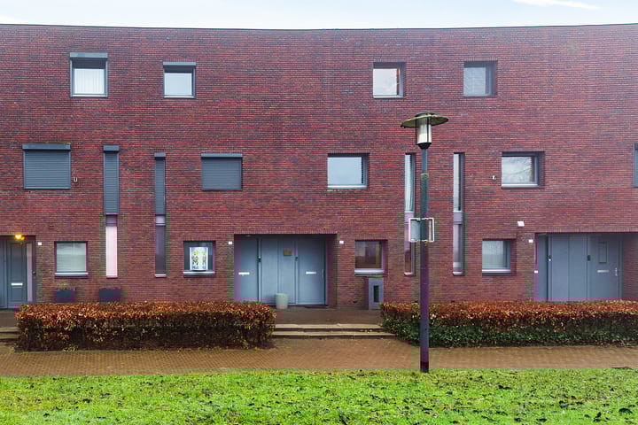 Stoomlederplein 23 in Rijen