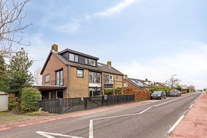 Stougjesdijk 255 in Oud-Beijerland Foto