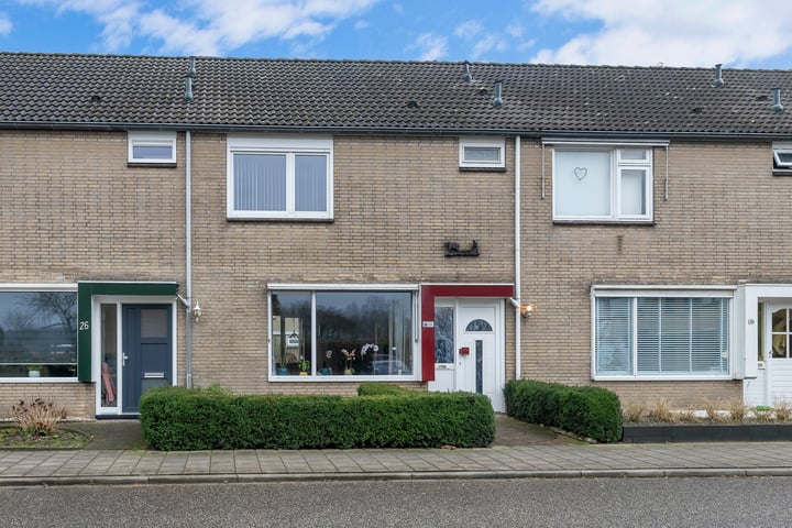 Strauszstraat 28 in Almelo foto