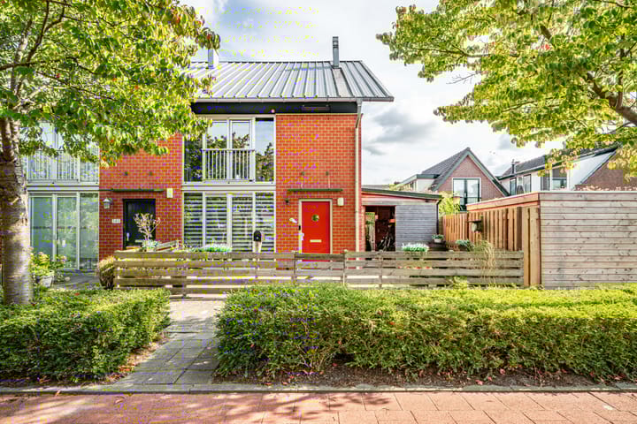 Strijplaan 387 in Rijswijk foto