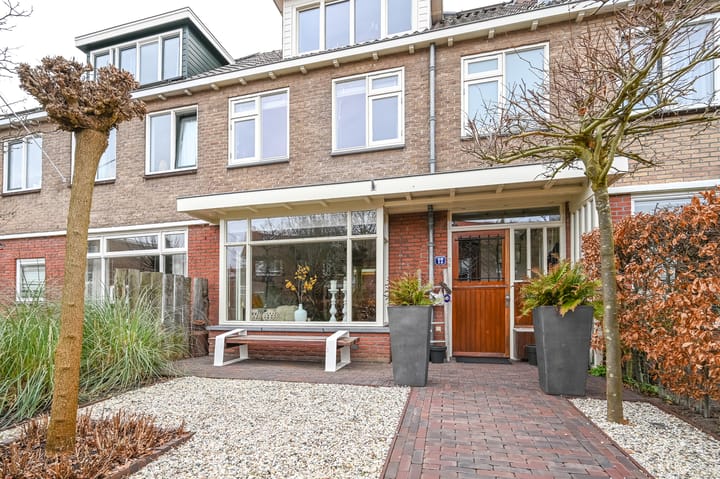 Photo of property Stuyvesantstraat 12, Santpoort-Noord