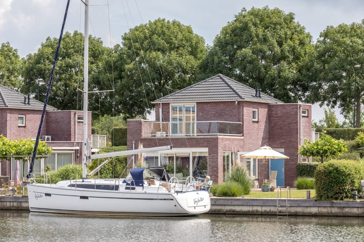 Suisendijk 14-22 in Oude-Tonge photo