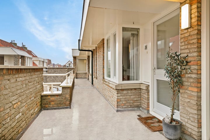 Taatedam 26 en Katwijk foto