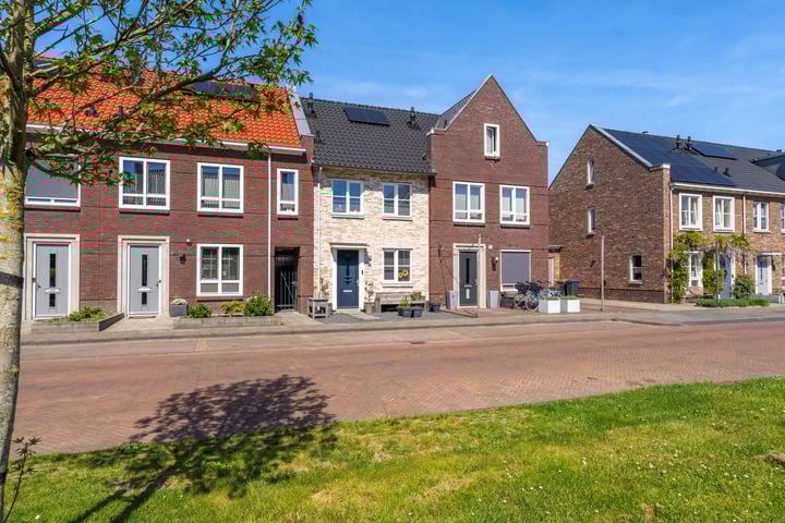 Tabakskamp 123 in Bunschoten-Spakenburg photo