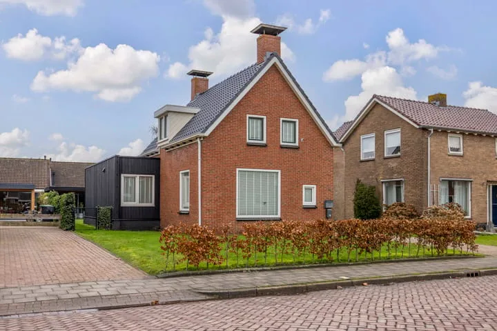 Taeke Schuilengalaan 49 in Surhuisterveen