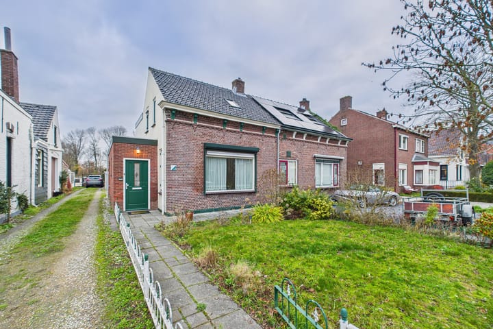 Terneuzensestraat 18 in Zaamslag photo