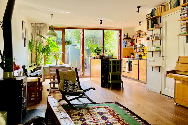 Teugestraat 10 in Amsterdam Foto