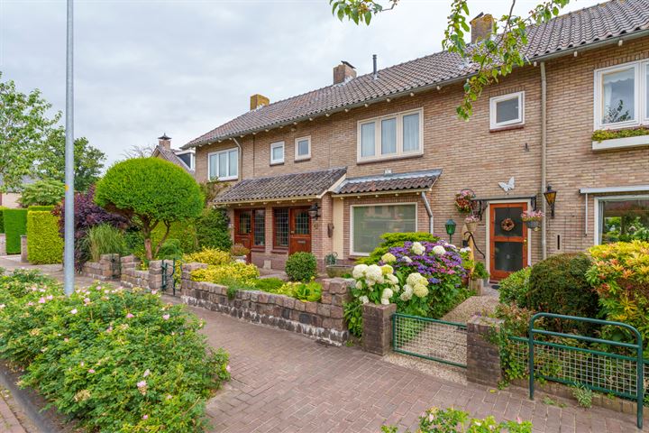 Teunenmijns 40 in Laren foto