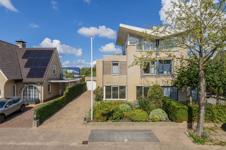 Theo van Doesburglaan 11 en Oegstgeest foto