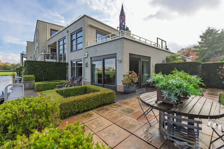 Thierenshof 1 in Naarden Foto