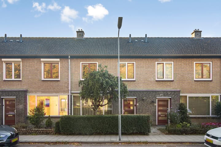 Tilburglaan 19 in 's-Hertogenbosch Foto