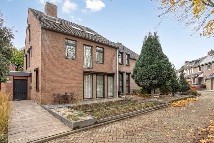 Titanenhof 1 in Maastricht Foto