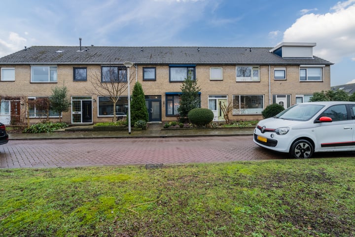 Titus Brandsmastraat 6 en Oud-Beijerland foto