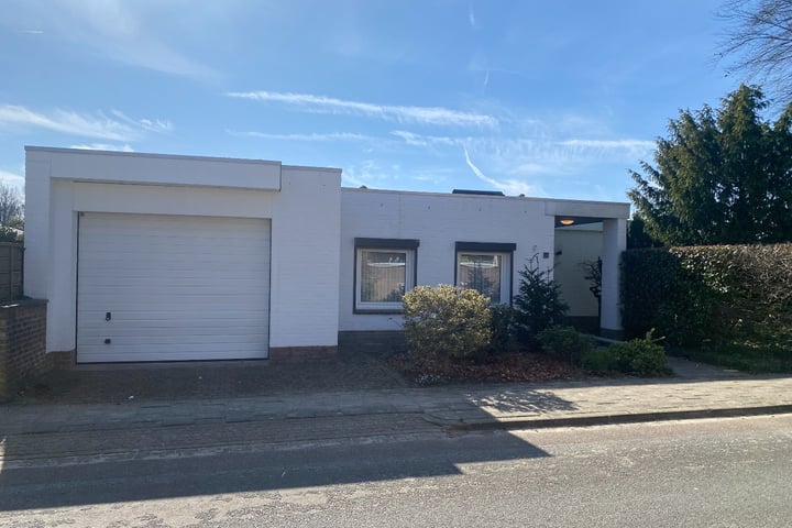 Titus Brandsmastraat 6 in Heerlen foto