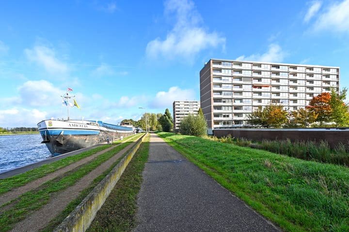 Photo of property Titus Brandsmastraat 75, Breukelen