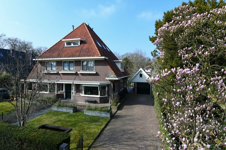 Torenlaan 12 in Baarn Foto