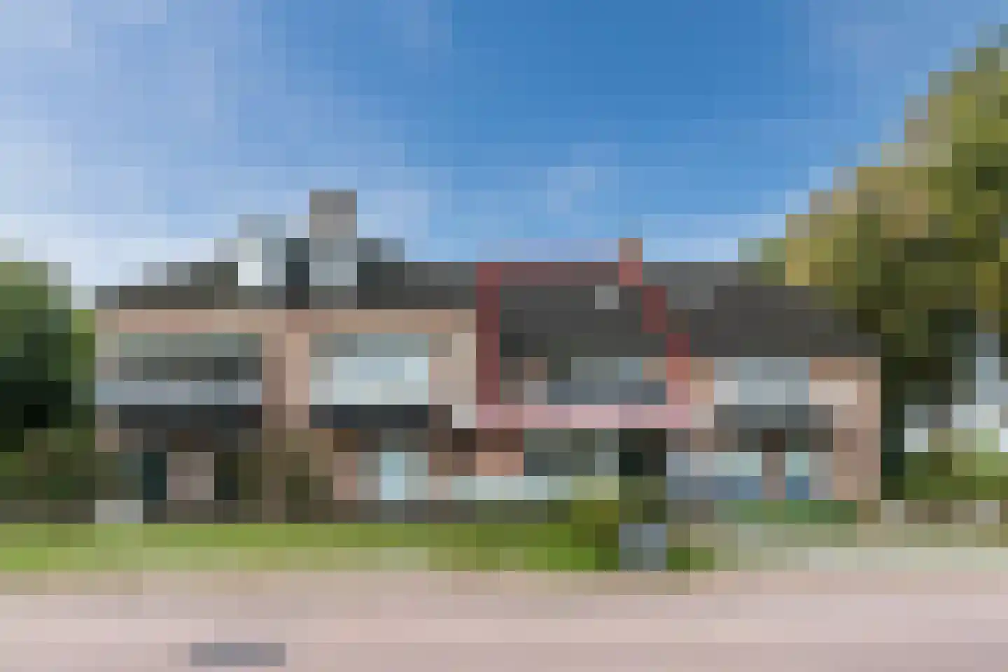 Torenplein 6 in Leende