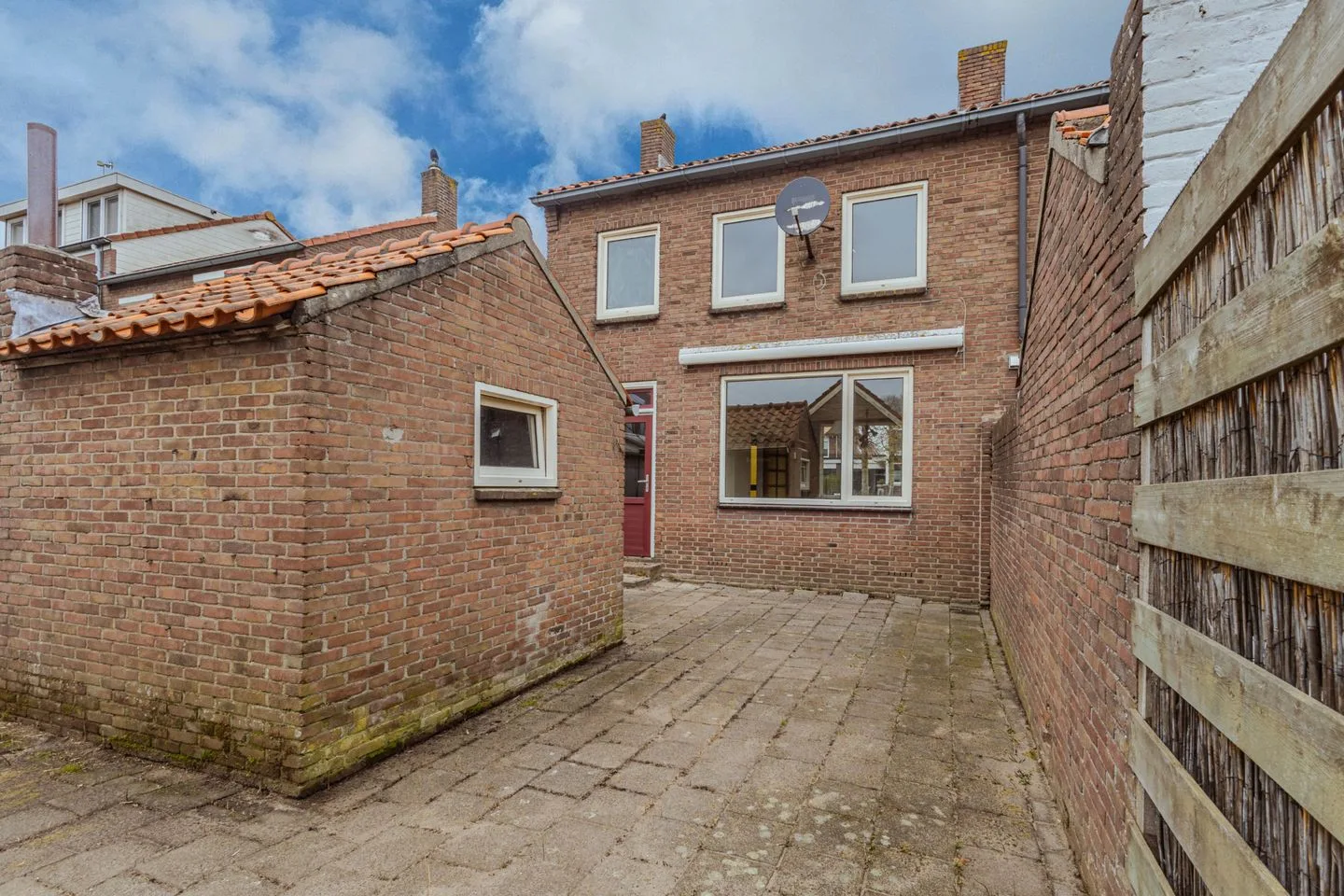 Troelstrastraat 70 Hardinxveld-Giessendam foto 2