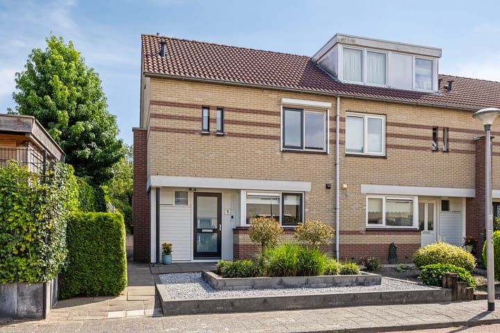 Photo of property Trombonelaan 1, Oldenzaal